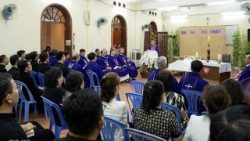 இறைபதமடைந்த கர்தினால் Pham Minh Mân அவர்களுக்கு இறுதிச்சடங்குத் திருப்பலி 