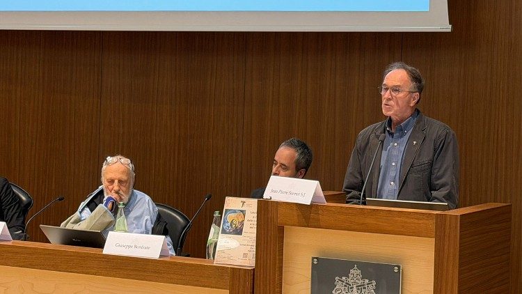 Jean-Pierre Sonnet durante il suo intervento