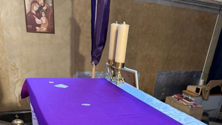 Уламки скла з вікон впали на вівтар у костелі св. Марії Магдалини у Львові 