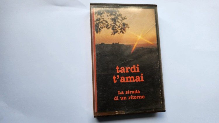 La musicassetta "Tardi t'amai", nella foto di copertina uno scatto di p. Bruno Silvestrini, confratello di p. Baldoni