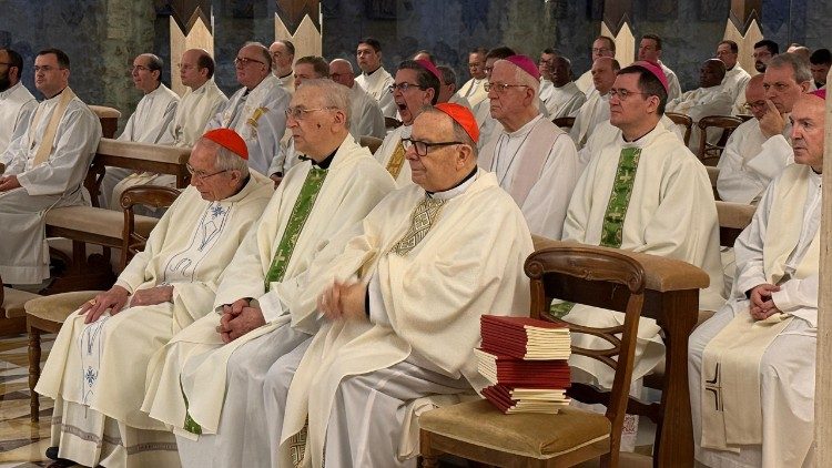 Cardinalei e vescovi presenti alla Messa celebrativa del 30.mo di Casa Santa Marta