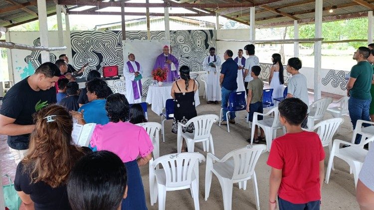 Dom Ant&ocirc;nio de Assis Ribeiro, Bispo da Diocese de Macap&aacute; (AP), no munic&iacute;pio de Oiapoque