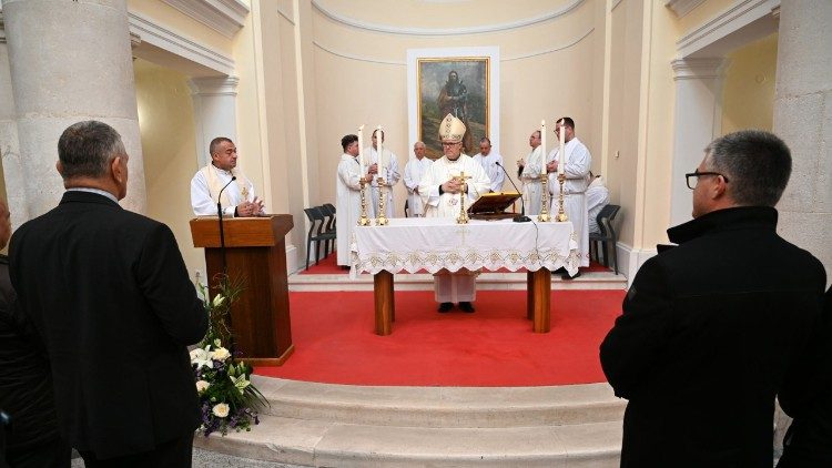 Nadbiskup Milan Zgrablić u crkvi sv. Dimitrija na Dan Sveučilišta u Zadru  (Foto: Ines Grbić)