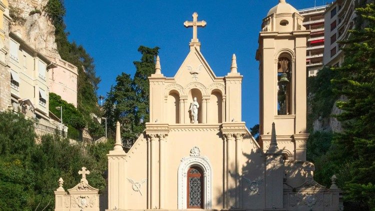 A p&aacute;pai &uacute;t l&aacute;togat&aacute;s&aacute;nak egyik helysz&iacute;ne