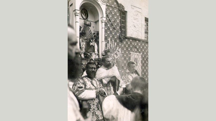 Снимки от архива на отците капуцини в България