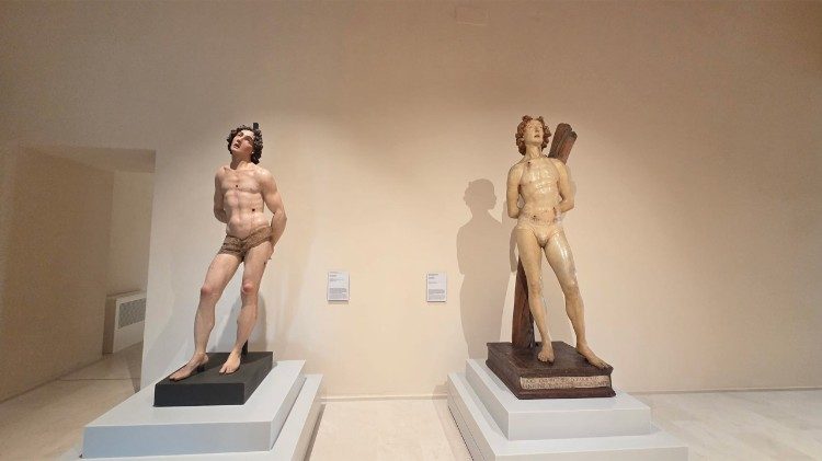 I San Sebastiano del MuNDA. A destra quello di Saturnino Gatti (1517) a sinistra di Silvestro dell'Aquila (1478). 