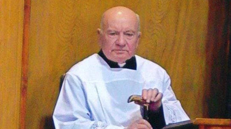 Отец Петър Изамски