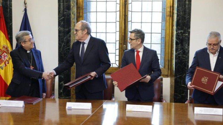 La firma del protocollo