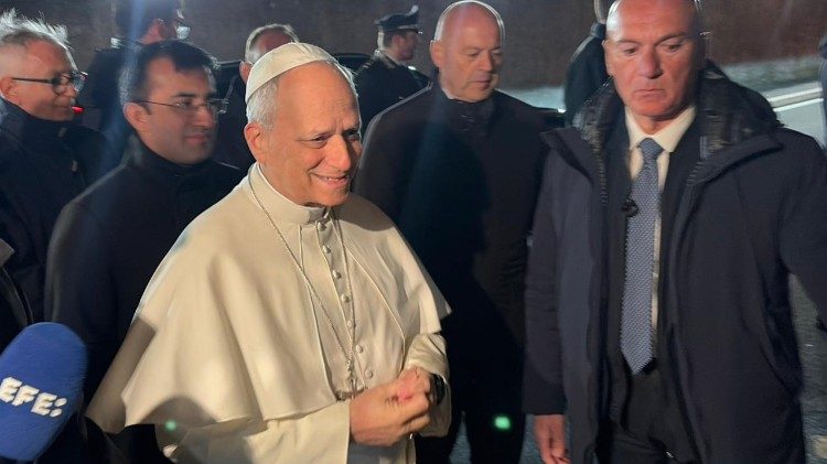Papa odgovara na pitanja novinara u Castel Gandolfu