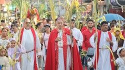 Arzobispo de Panamá celebrando el Domingo de Ramos