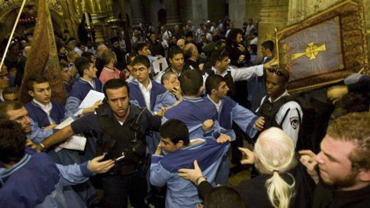 Сблъсъци между монаси в базиликата на Божи гроб