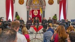 Rueda de prensa conjunta del Patriarca Latino de Jerusalén, el cardenal Pierbattista Pizzaballa, y del Custodio de Tierra Santa, el padre Francesco Ielpo
