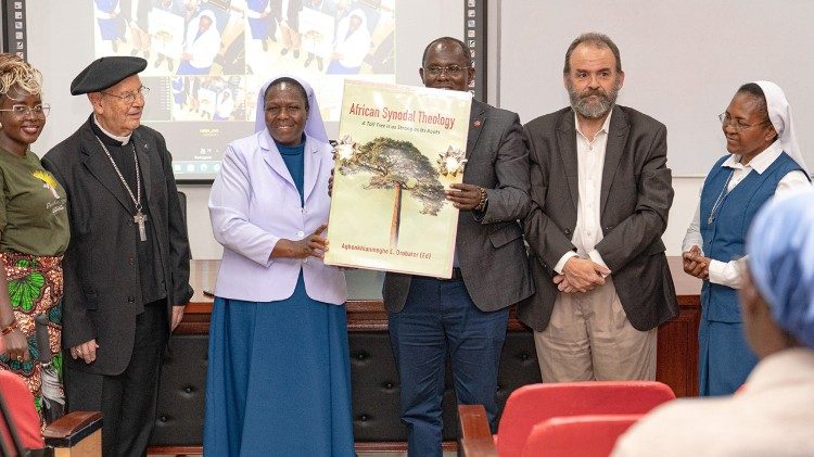 Publication du livre “African Synodal Theology: A Tall Tree Is as Strong as Its Roots”